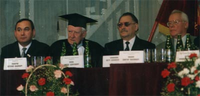 ректоры В.И.Макаров (с 1998 г.), В.Э.Колла (1971-1982), П.А.Соколов (1982-1985), В.П.Ившин(1985-1998)