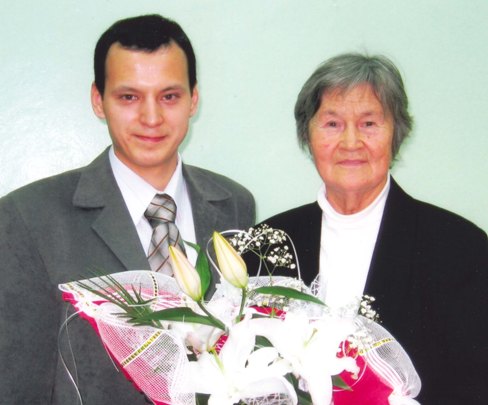Заслуженный деятель науки МССР (1988) и РФ (1995) Л.П.Васикова со своим учеником А.Утятиным